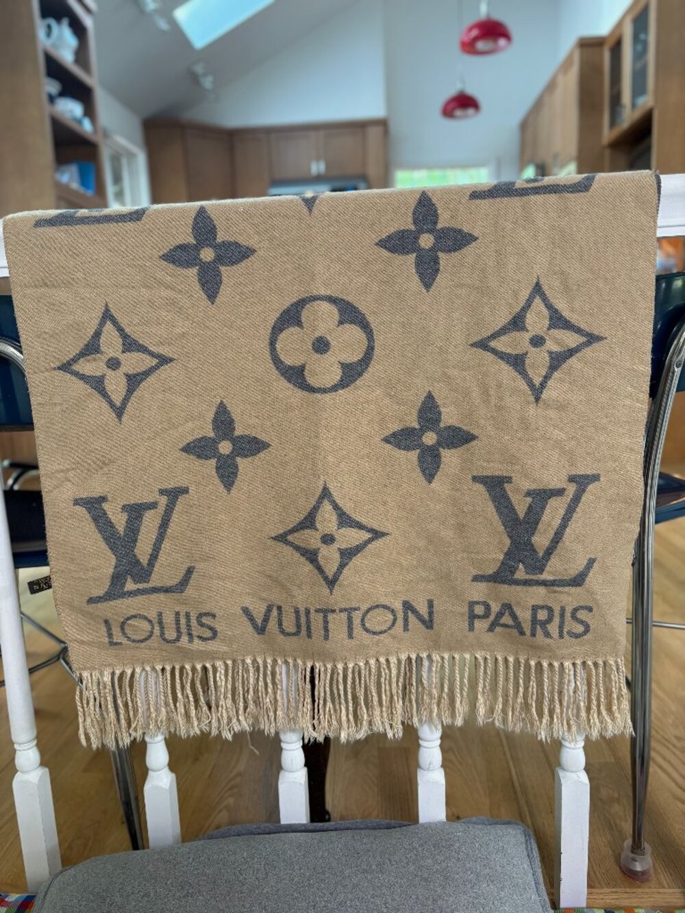 LV Louis Vuitton Paris Cashmere Silk Logomania Scarf Wrap - Picture 3 of 9